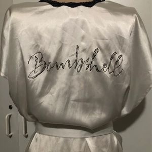 NWOT Victoria’s Secret L Bombshell kimono robe